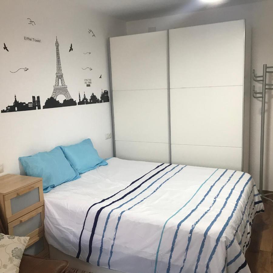 Apartamento Estudio Loft En El Centro Para 3 O 4 Personas Cama Doble Y Sofa Cama Check In A Partir De Las 15 Y 30 Min Pm Y Check Out Hasta Las 11 Y 30 Pm Con Wifi Normalmente No Se Puede Adelantar El Check In Торремолинос Экстерьер фото