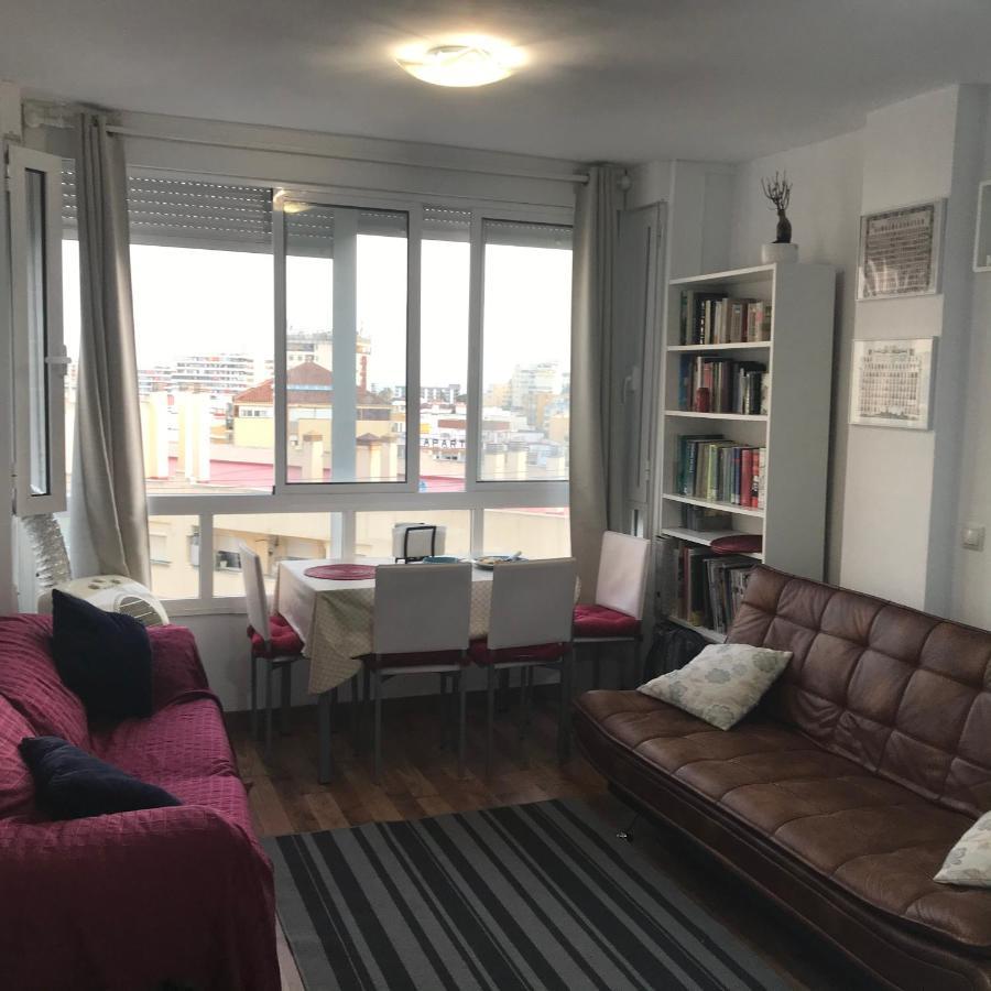 Apartamento Estudio Loft En El Centro Para 3 O 4 Personas Cama Doble Y Sofa Cama Check In A Partir De Las 15 Y 30 Min Pm Y Check Out Hasta Las 11 Y 30 Pm Con Wifi Normalmente No Se Puede Adelantar El Check In Торремолинос Экстерьер фото