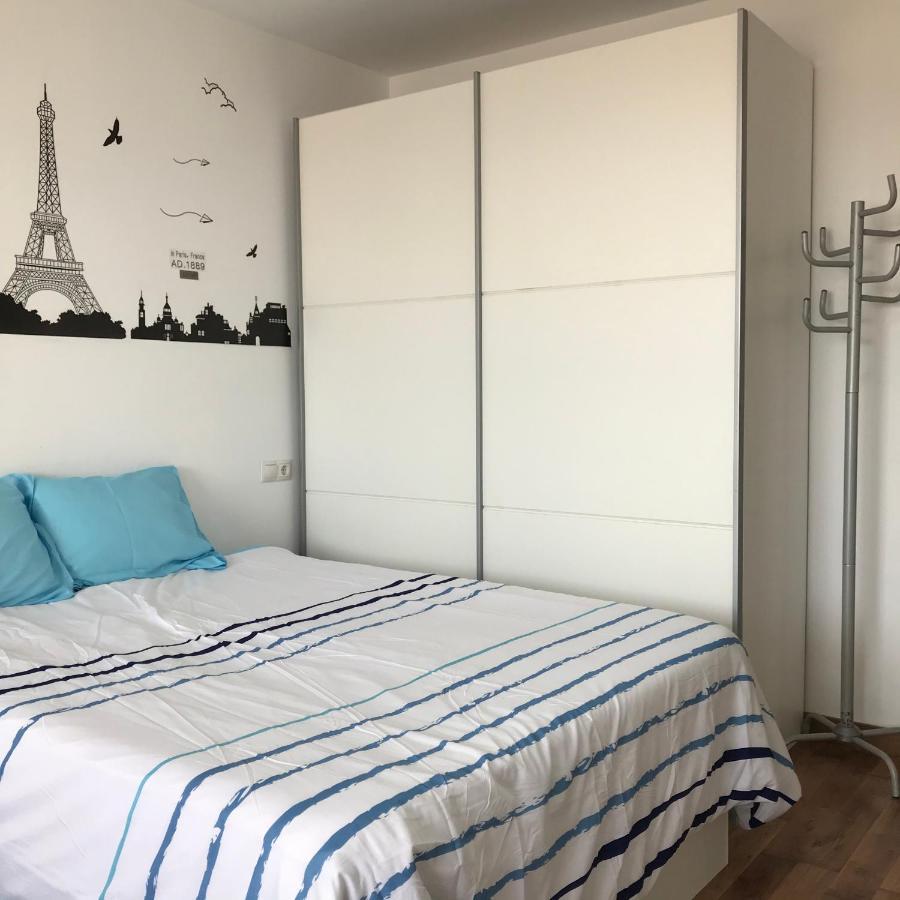 Apartamento Estudio Loft En El Centro Para 3 O 4 Personas Cama Doble Y Sofa Cama Check In A Partir De Las 15 Y 30 Min Pm Y Check Out Hasta Las 11 Y 30 Pm Con Wifi Normalmente No Se Puede Adelantar El Check In Торремолинос Экстерьер фото
