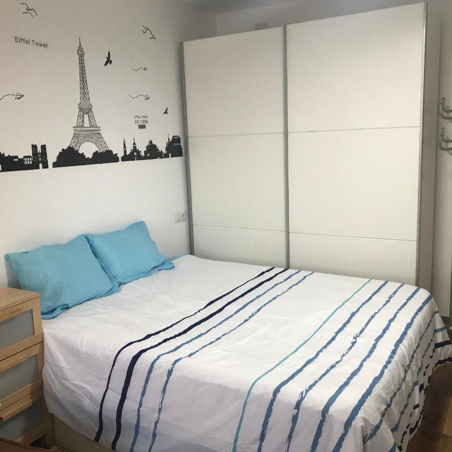 Apartamento Estudio Loft En El Centro Para 3 O 4 Personas Cama Doble Y Sofa Cama Check In A Partir De Las 15 Y 30 Min Pm Y Check Out Hasta Las 11 Y 30 Pm Con Wifi Normalmente No Se Puede Adelantar El Check In Торремолинос Экстерьер фото
