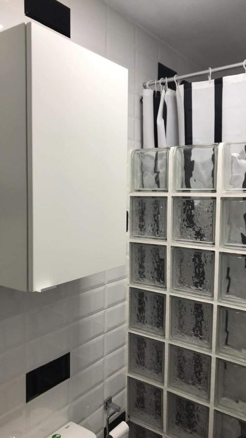 Apartamento Estudio Loft En El Centro Para 3 O 4 Personas Cama Doble Y Sofa Cama Check In A Partir De Las 15 Y 30 Min Pm Y Check Out Hasta Las 11 Y 30 Pm Con Wifi Normalmente No Se Puede Adelantar El Check In Торремолинос Экстерьер фото