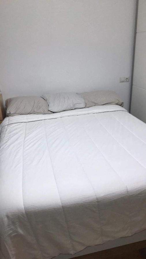 Apartamento Estudio Loft En El Centro Para 3 O 4 Personas Cama Doble Y Sofa Cama Check In A Partir De Las 15 Y 30 Min Pm Y Check Out Hasta Las 11 Y 30 Pm Con Wifi Normalmente No Se Puede Adelantar El Check In Торремолинос Экстерьер фото