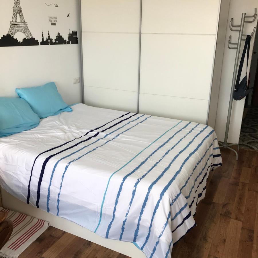 Apartamento Estudio Loft En El Centro Para 3 O 4 Personas Cama Doble Y Sofa Cama Check In A Partir De Las 15 Y 30 Min Pm Y Check Out Hasta Las 11 Y 30 Pm Con Wifi Normalmente No Se Puede Adelantar El Check In Торремолинос Экстерьер фото