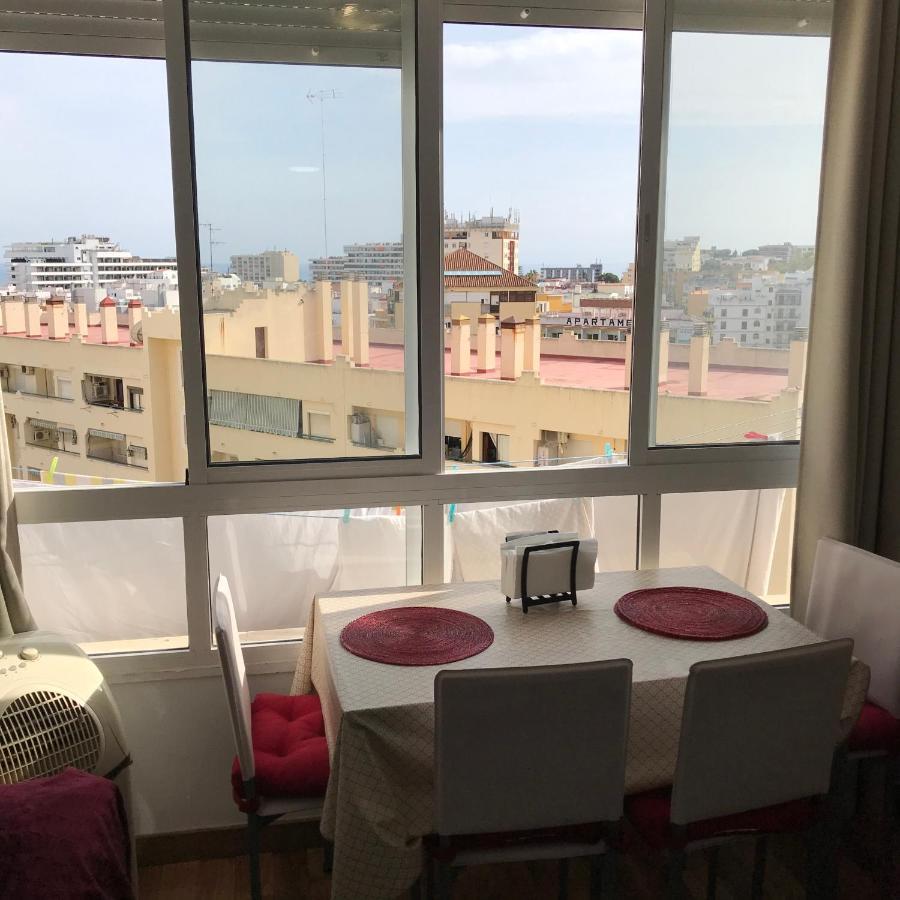 Apartamento Estudio Loft En El Centro Para 3 O 4 Personas Cama Doble Y Sofa Cama Check In A Partir De Las 15 Y 30 Min Pm Y Check Out Hasta Las 11 Y 30 Pm Con Wifi Normalmente No Se Puede Adelantar El Check In Торремолинос Экстерьер фото