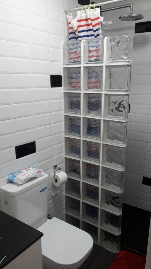 Apartamento Estudio Loft En El Centro Para 3 O 4 Personas Cama Doble Y Sofa Cama Check In A Partir De Las 15 Y 30 Min Pm Y Check Out Hasta Las 11 Y 30 Pm Con Wifi Normalmente No Se Puede Adelantar El Check In Торремолинос Экстерьер фото