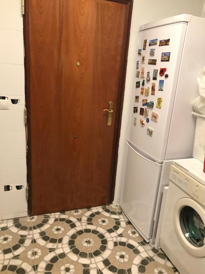 Apartamento Estudio Loft En El Centro Para 3 O 4 Personas Cama Doble Y Sofa Cama Check In A Partir De Las 15 Y 30 Min Pm Y Check Out Hasta Las 11 Y 30 Pm Con Wifi Normalmente No Se Puede Adelantar El Check In Торремолинос Экстерьер фото