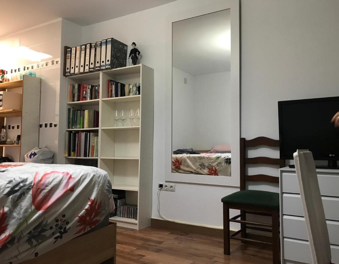 Apartamento Estudio Loft En El Centro Para 3 O 4 Personas Cama Doble Y Sofa Cama Check In A Partir De Las 15 Y 30 Min Pm Y Check Out Hasta Las 11 Y 30 Pm Con Wifi Normalmente No Se Puede Adelantar El Check In Торремолинос Экстерьер фото